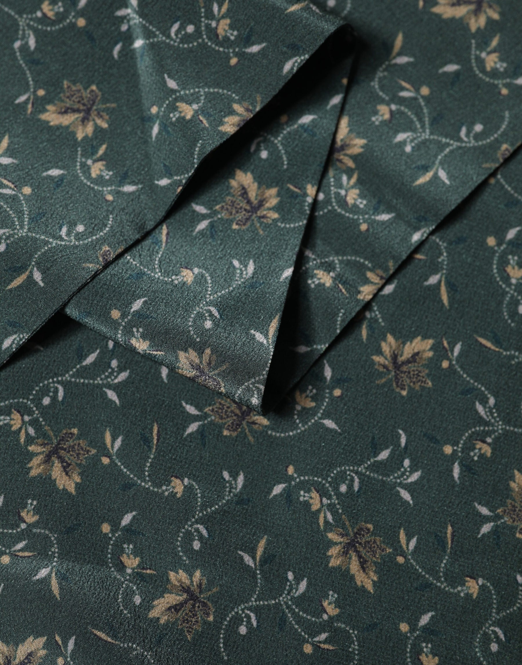 Dolce & Gabbana Green Silk Floral Pattern Fringed 135cm X 16cm  Scarf | Regal Royce