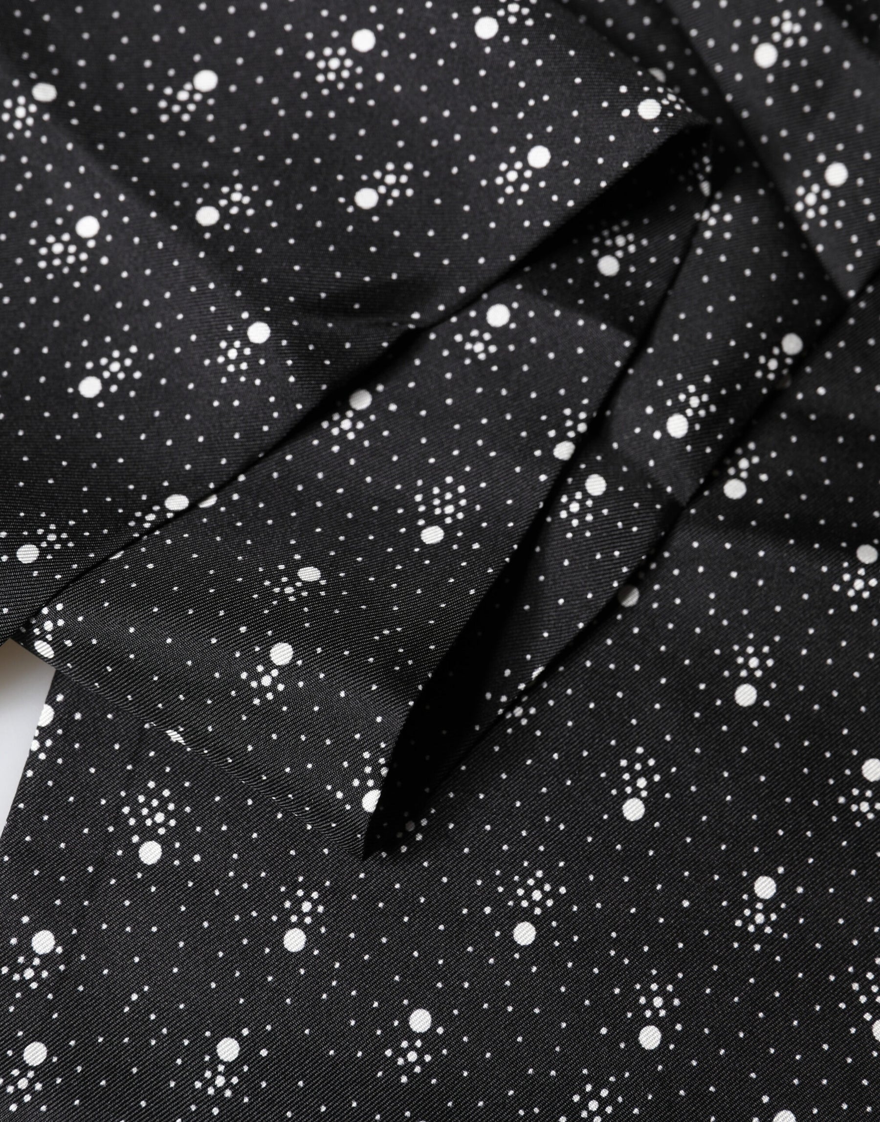 Dolce & Gabbana Black White Silk Dotted Print Foulard 140cm X 15cm Scarf | Regal Royce