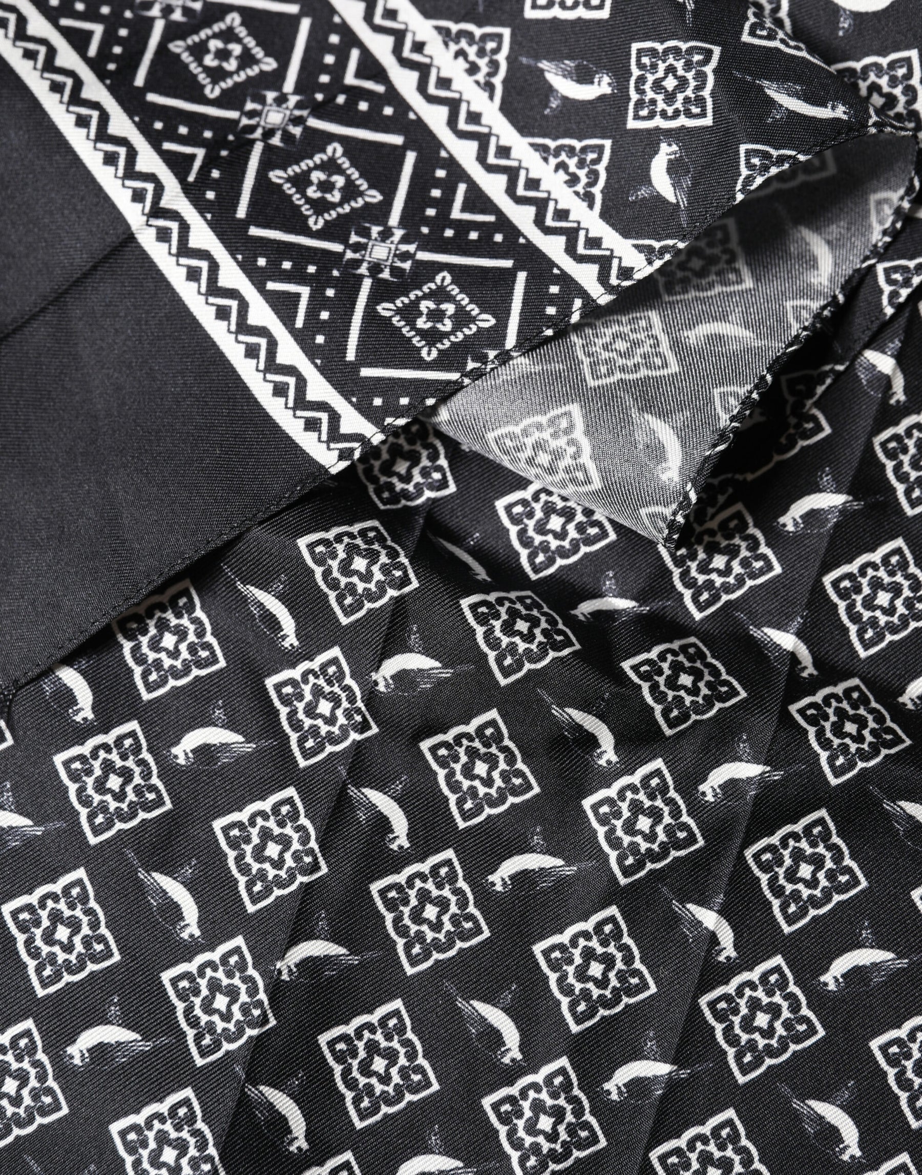 Dolce & Gabbana Black Gray Silk Bird Fringe Wrap Foulard 140cm X 23cm Scarf | Regal Royce