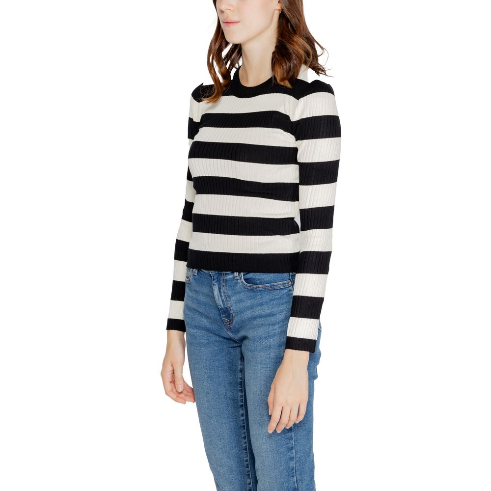 Jacqueline De Yong Black Viscose Pattern Shirt | Regal Royce