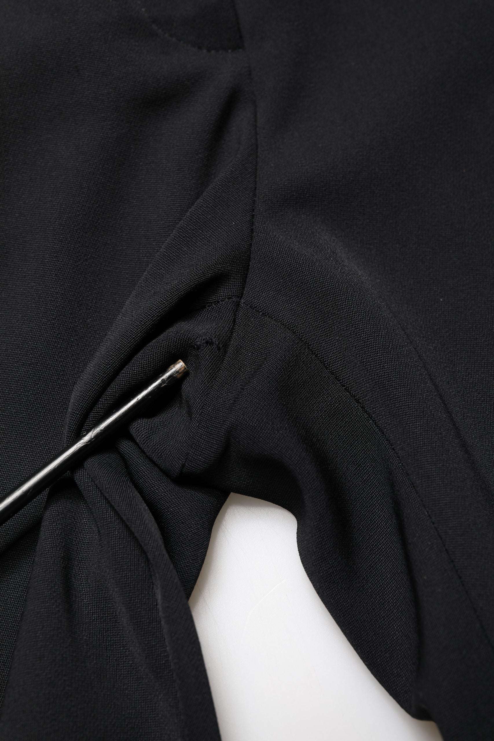 Dolce & Gabbana Black Wool High Waist Cropped Tapered Pants | Regal Royce