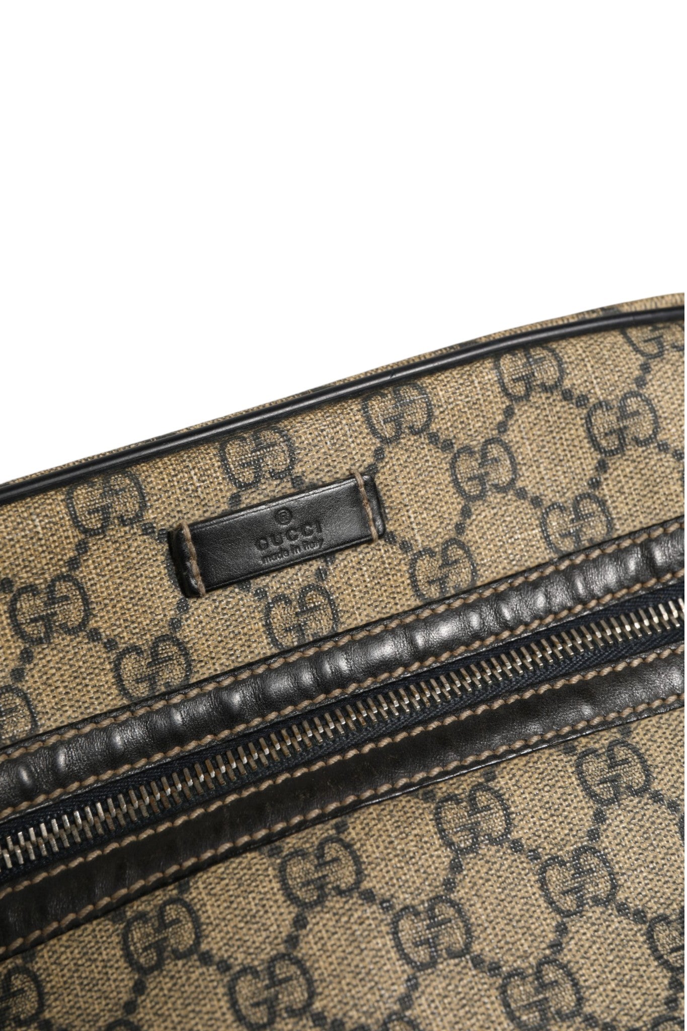 Gucci Supreme Messenger Bag | Regal Royce