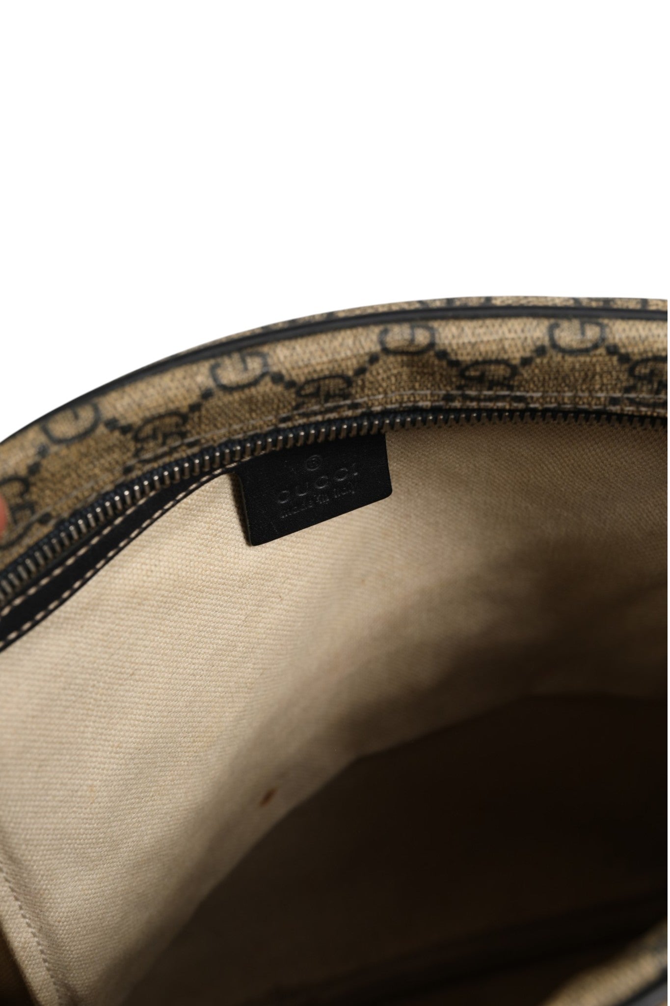 Gucci Supreme Messenger Bag | Regal Royce