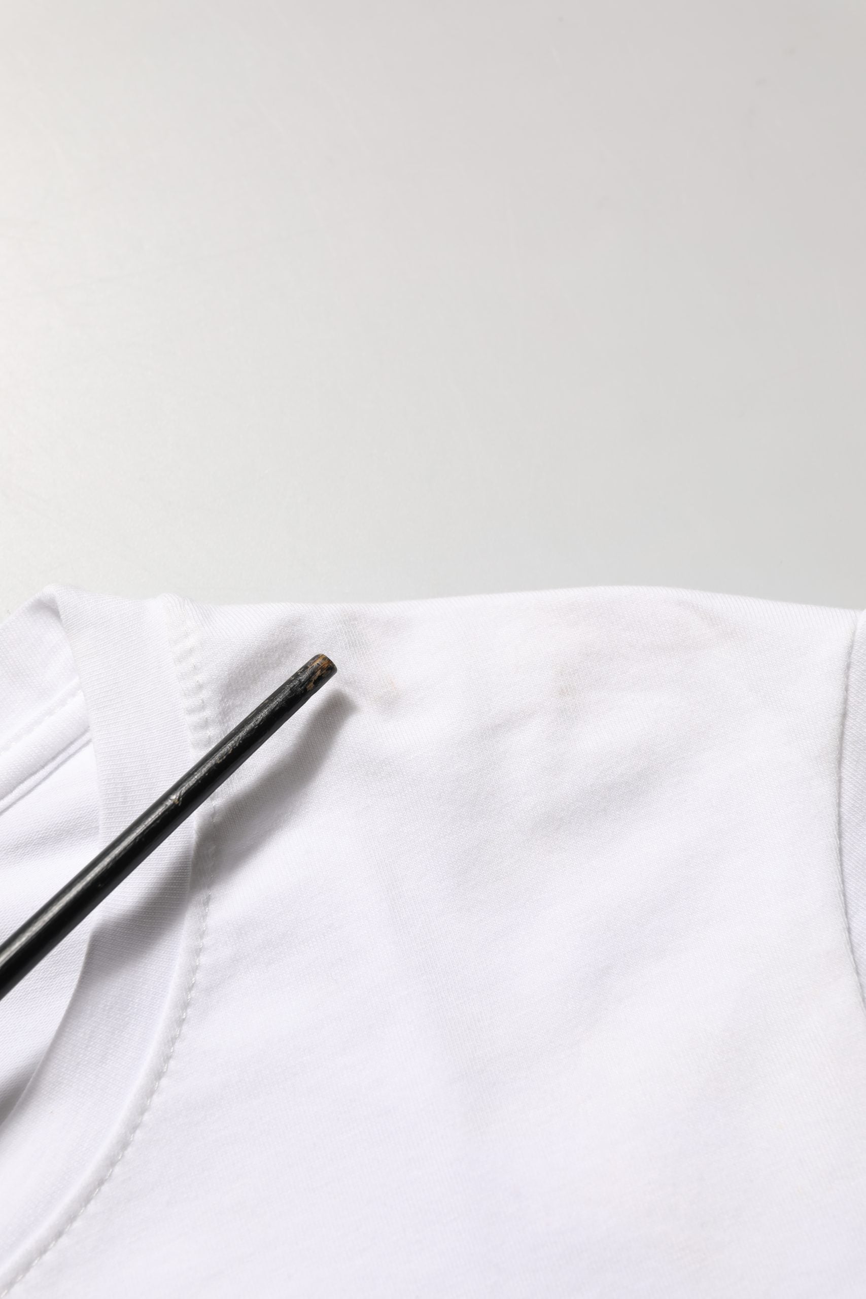 Scervino Street White Crew Neck Short Sleeves Embellished T-shirt | Regal Royce