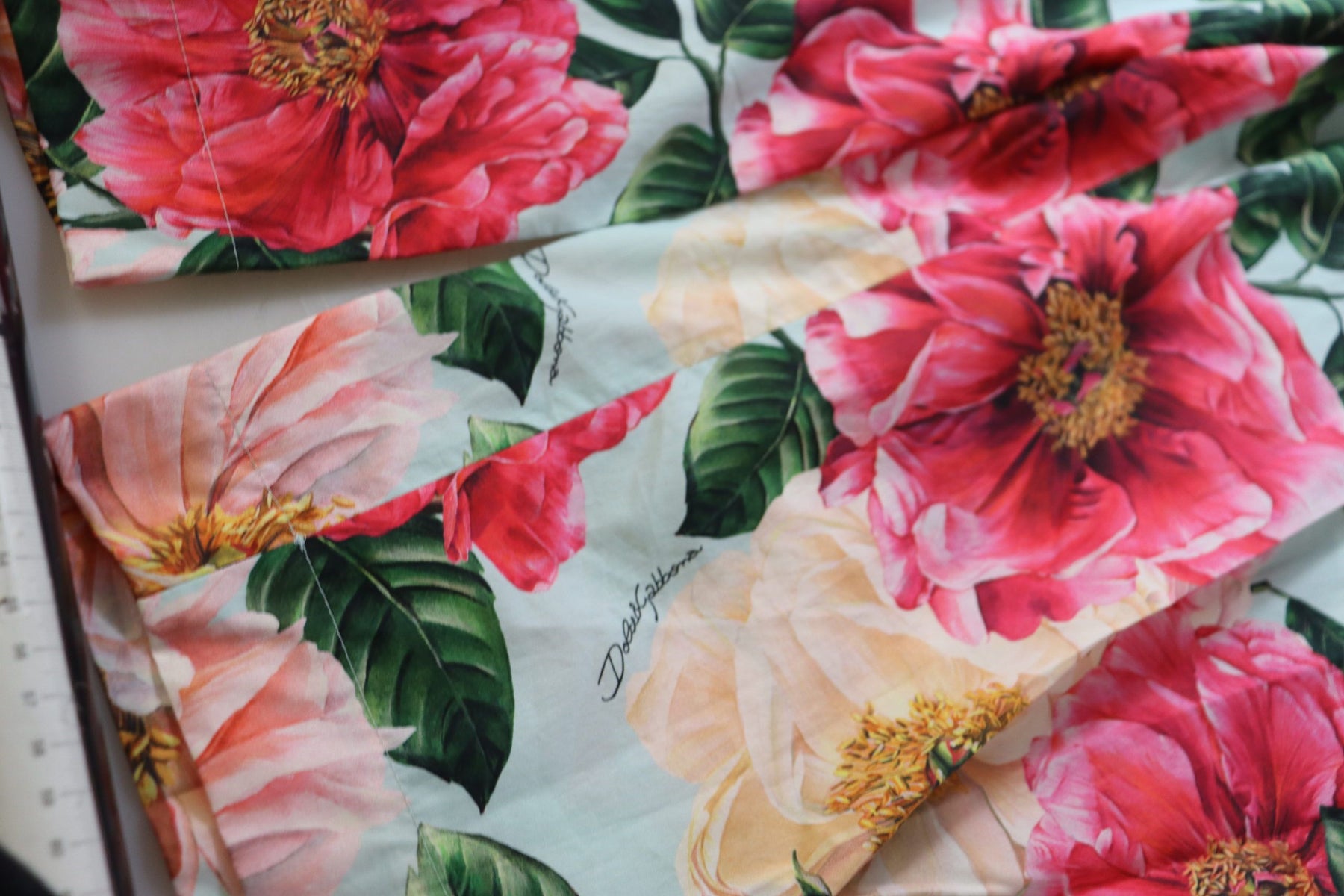 Dolce & Gabbana Multicolor Flora Printed High Waist Cropped Trouser Pants | Regal Royce