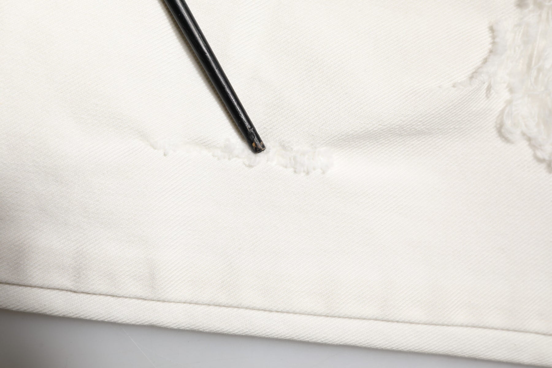 Dolce & Gabbana White Tattered Graffiti Skinny Denim Jeans | Regal Royce