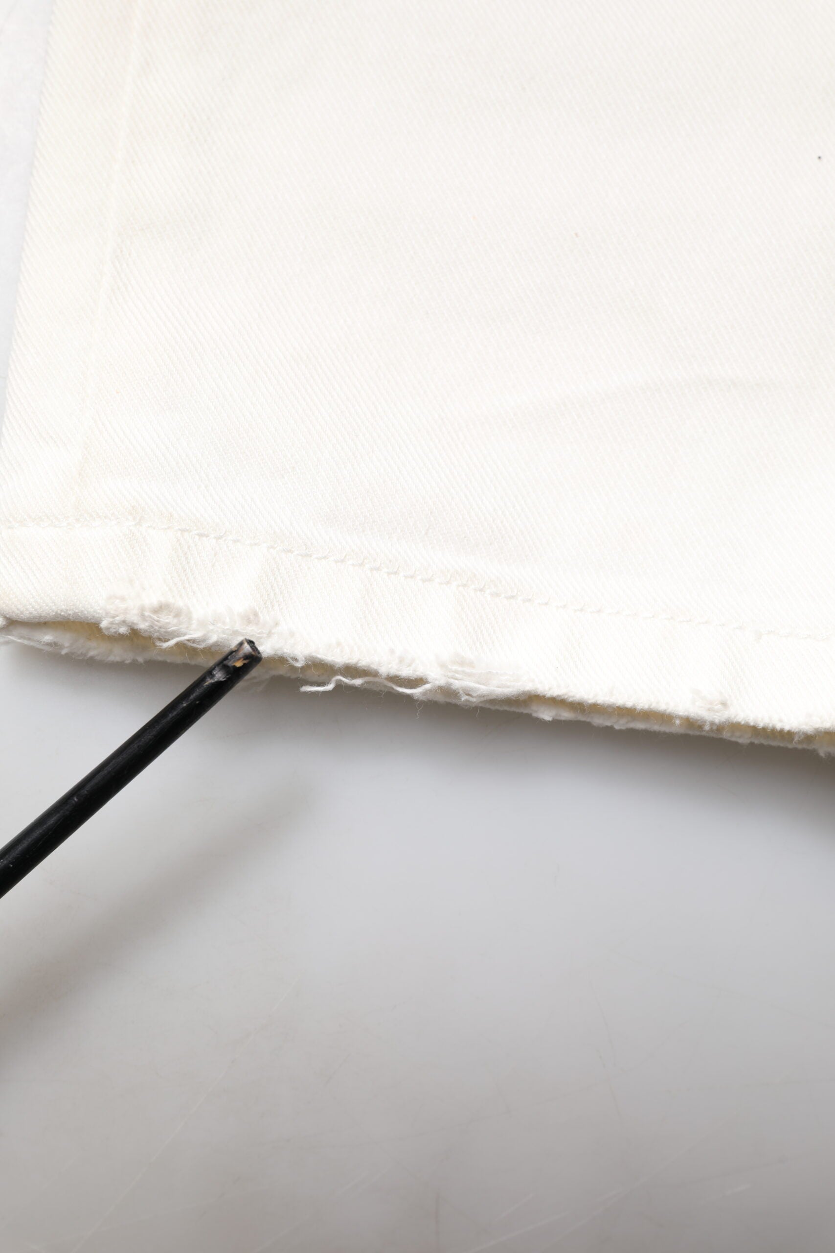 Dolce & Gabbana White Tattered Graffiti Skinny Denim Jeans | Regal Royce