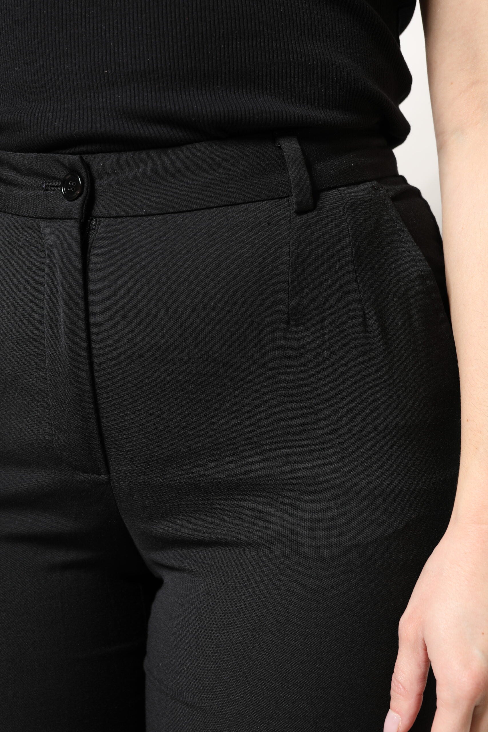 Dolce & Gabbana Black Polyester High Waist Slim Pants | Regal Royce