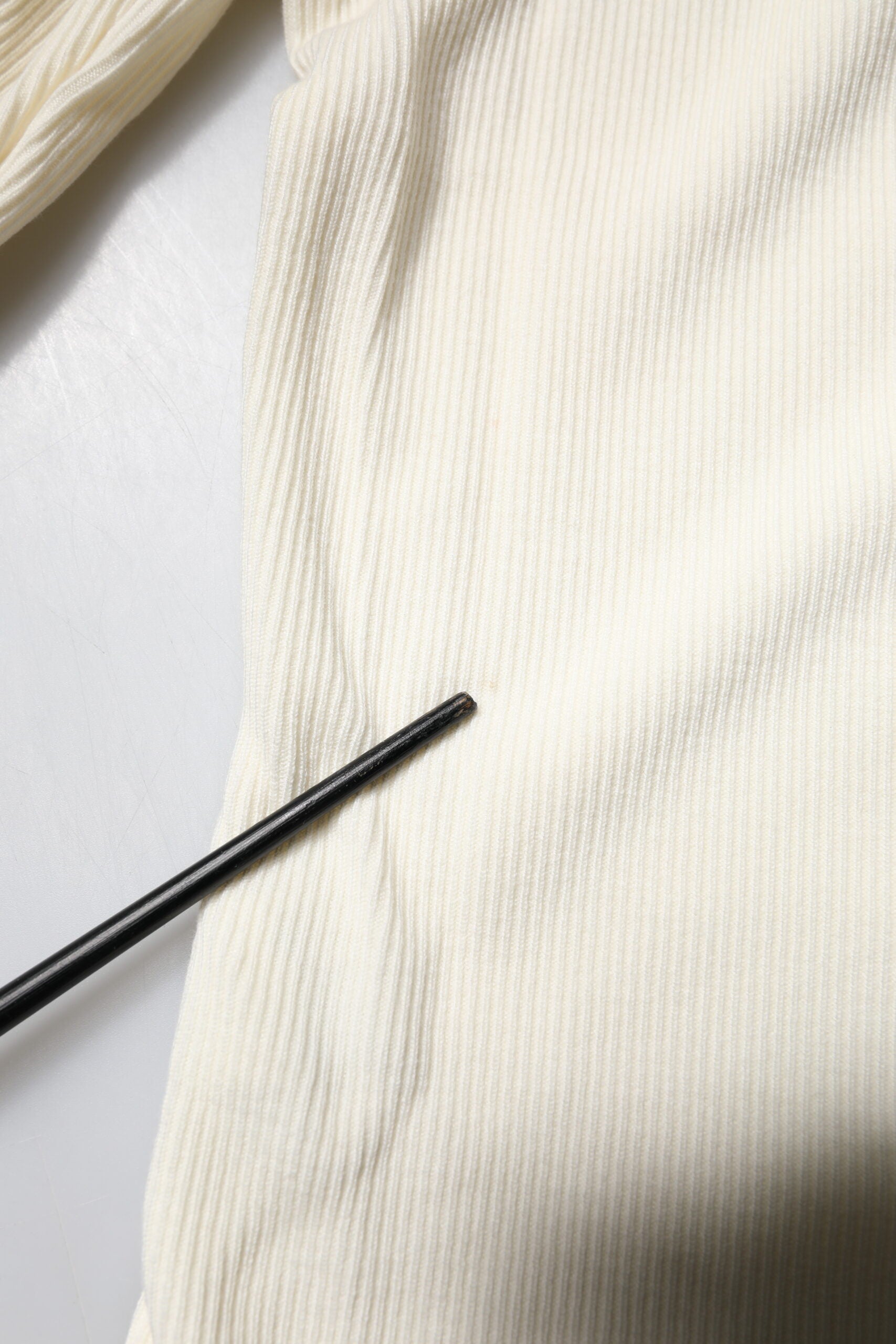 Dolce & Gabbana Cream Long Sleeves Turtleneck Slim Sweater | Regal Royce