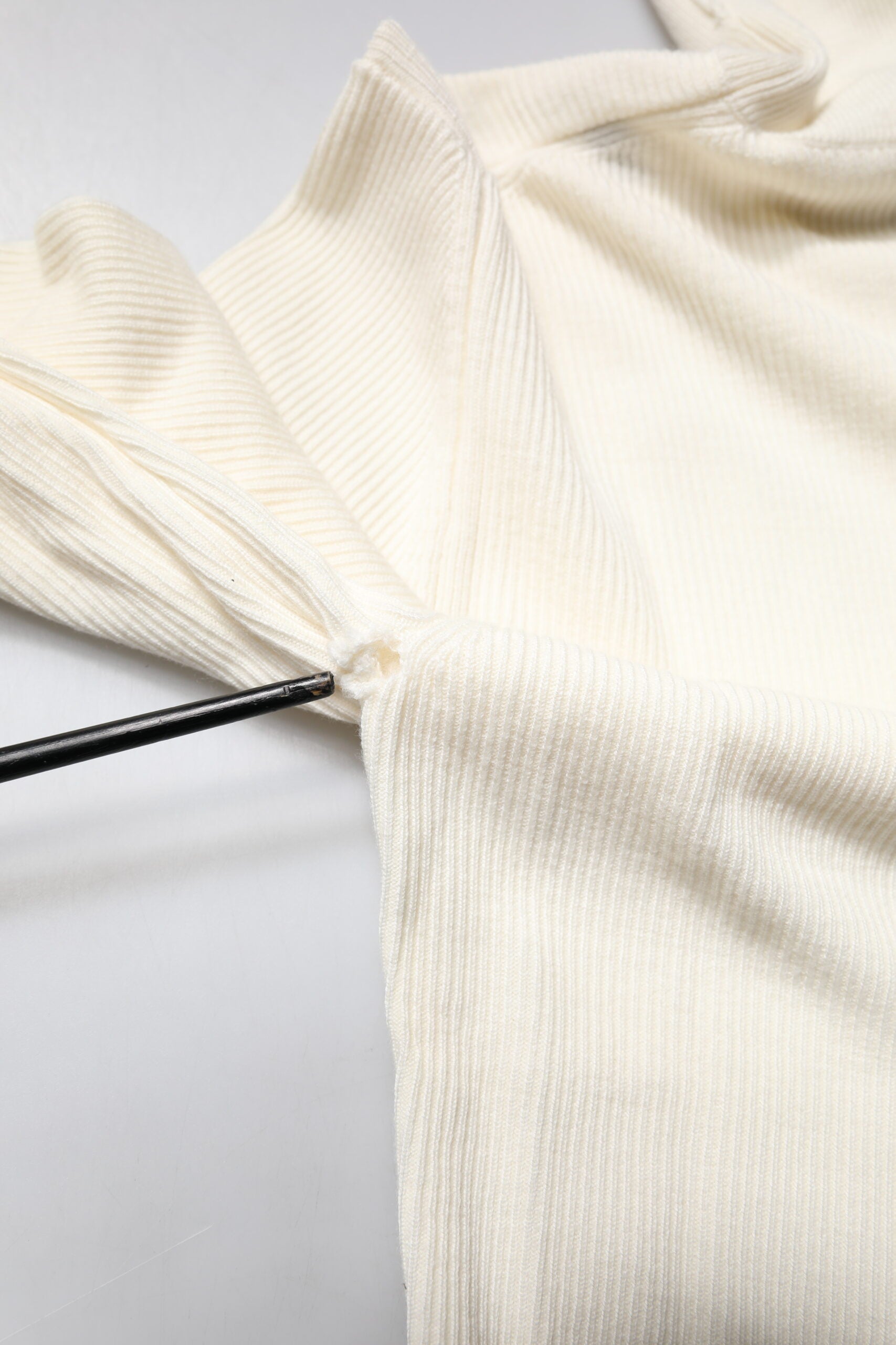 Dolce & Gabbana Cream Long Sleeves Turtleneck Slim Sweater | Regal Royce