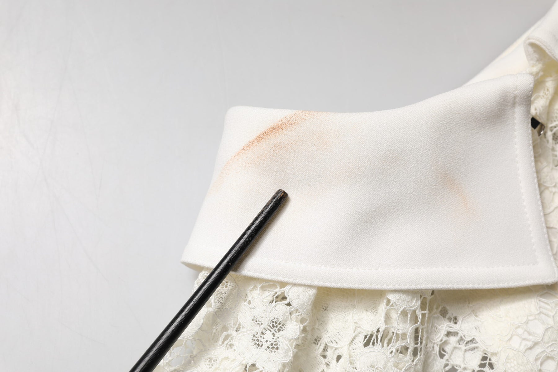 Dolce & Gabbana White Floral Lace Long Sleeves Shift Dress | Regal Royce