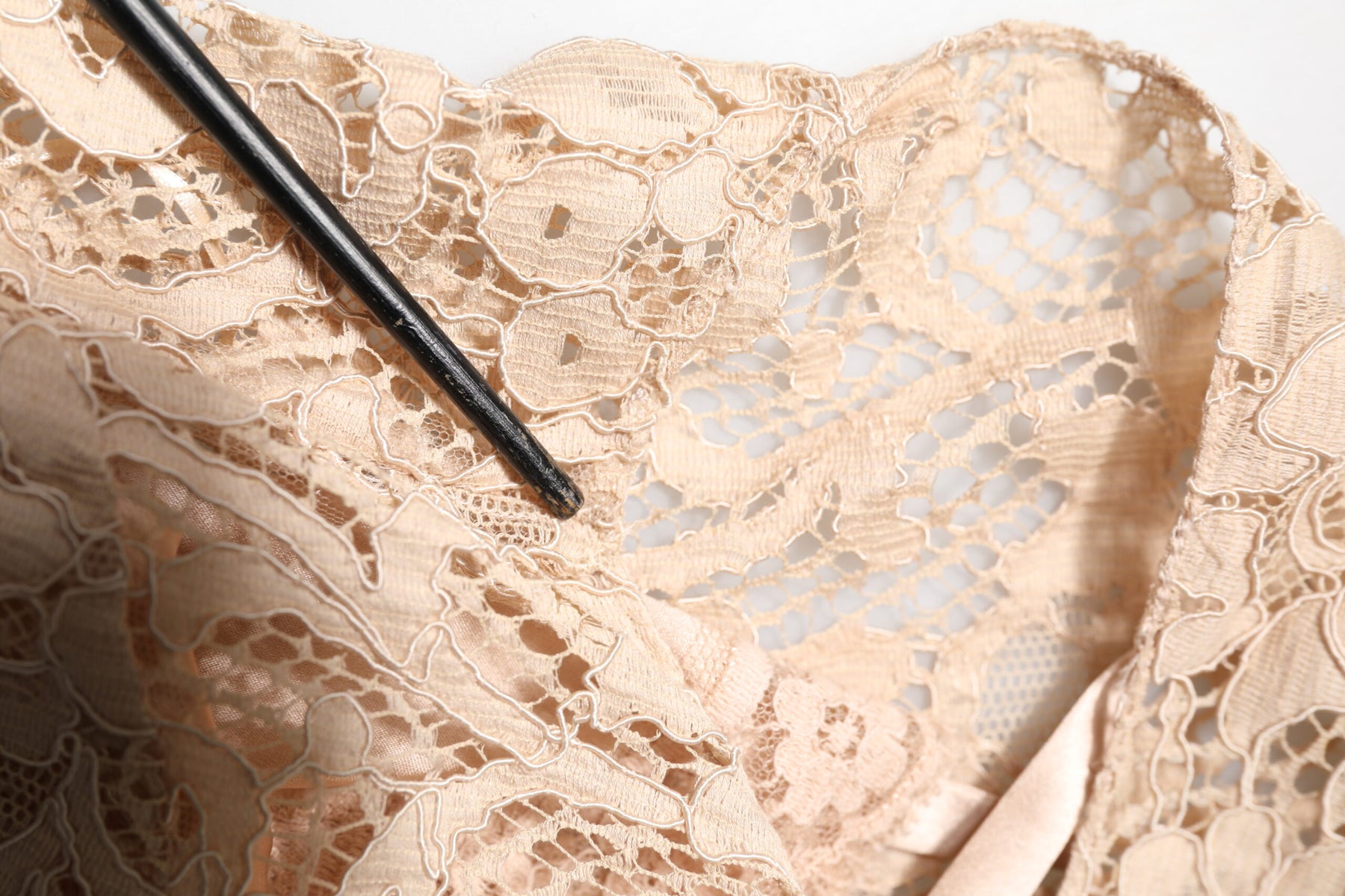 Dolce & Gabbana Beige Floral Lace Sleeveless Sheath Dress | Regal Royce