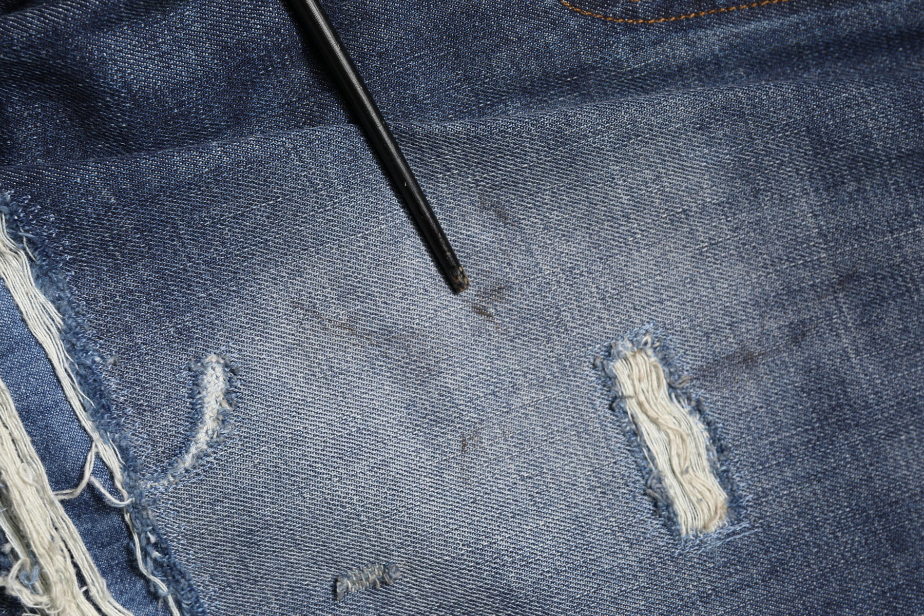 Dolce & Gabbana Blue Washed Tattered Cotton Men Jeans | Regal Royce