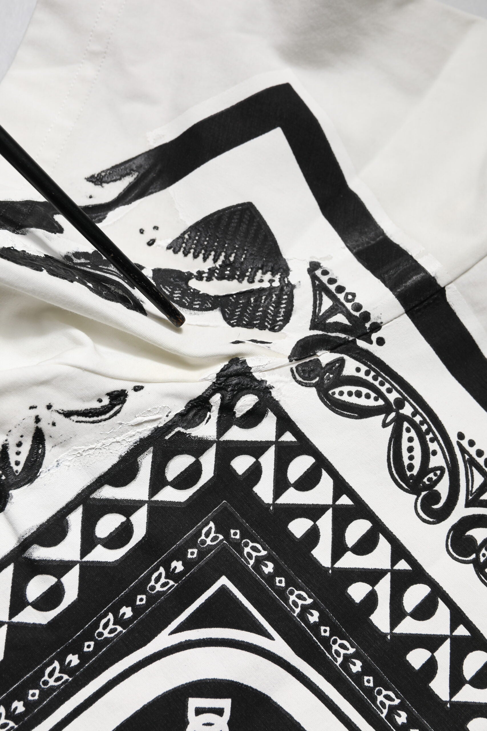 Dolce & Gabbana White Bandana Cotton Men Crew Neck T-shirt | Regal Royce