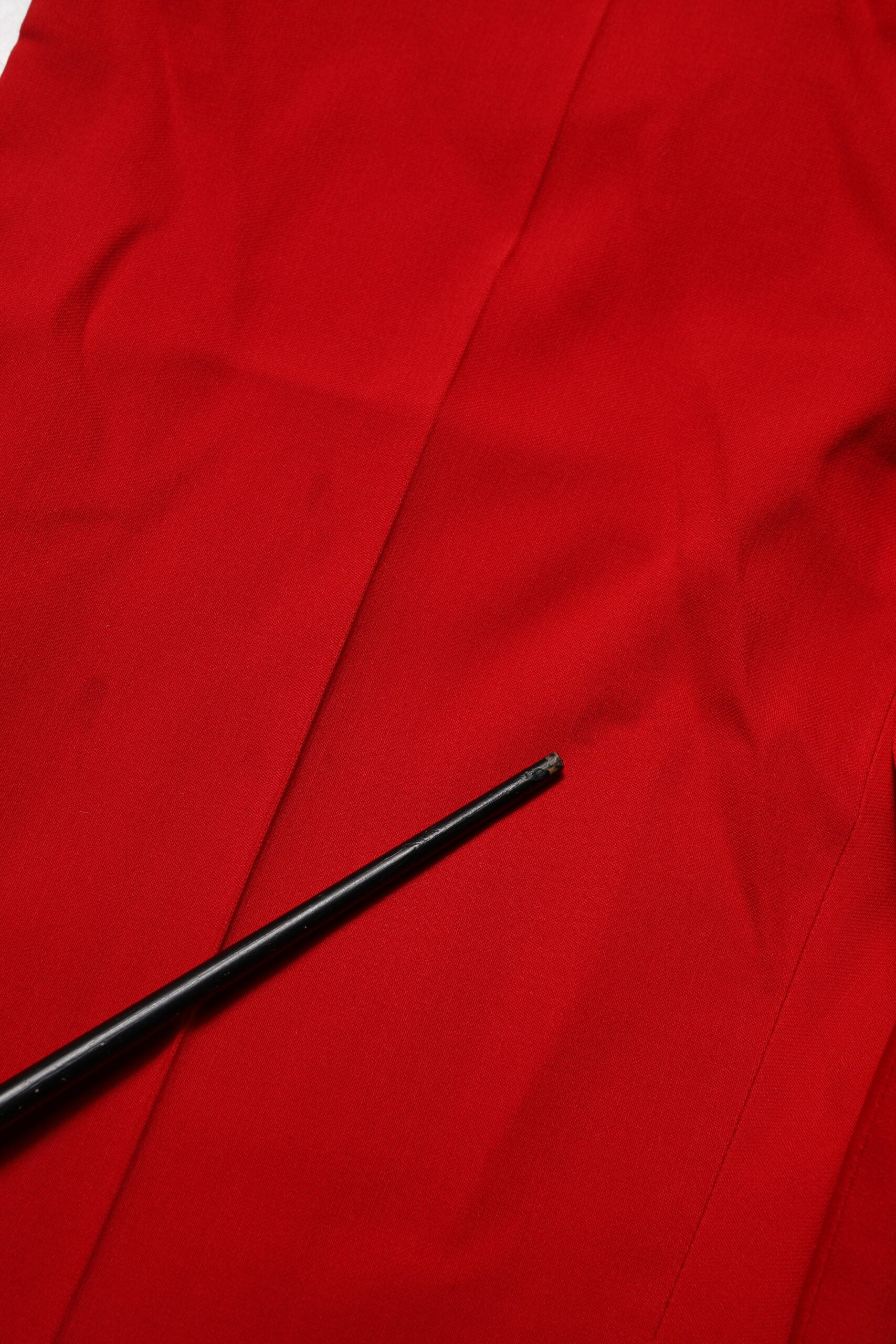 Dolce & Gabbana Red Wool Mid Waisted Tapered Pants | Regal Royce