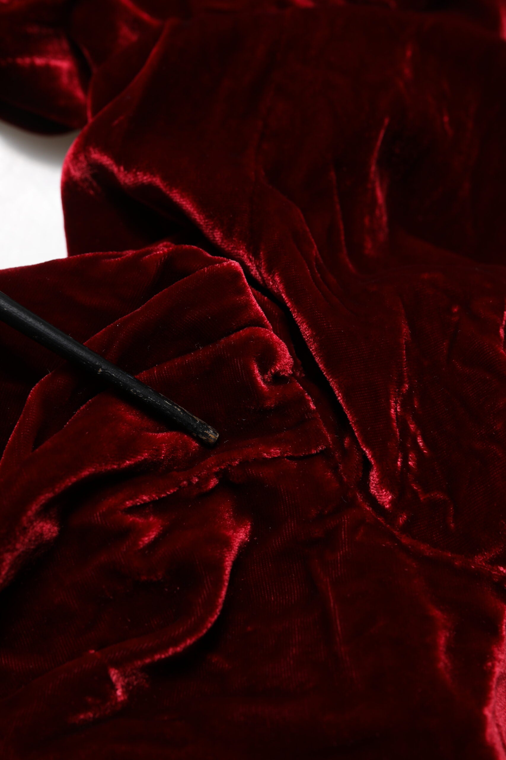 Dolce & Gabbana Red Viscose DG Logo Mid Waist Pants | Regal Royce