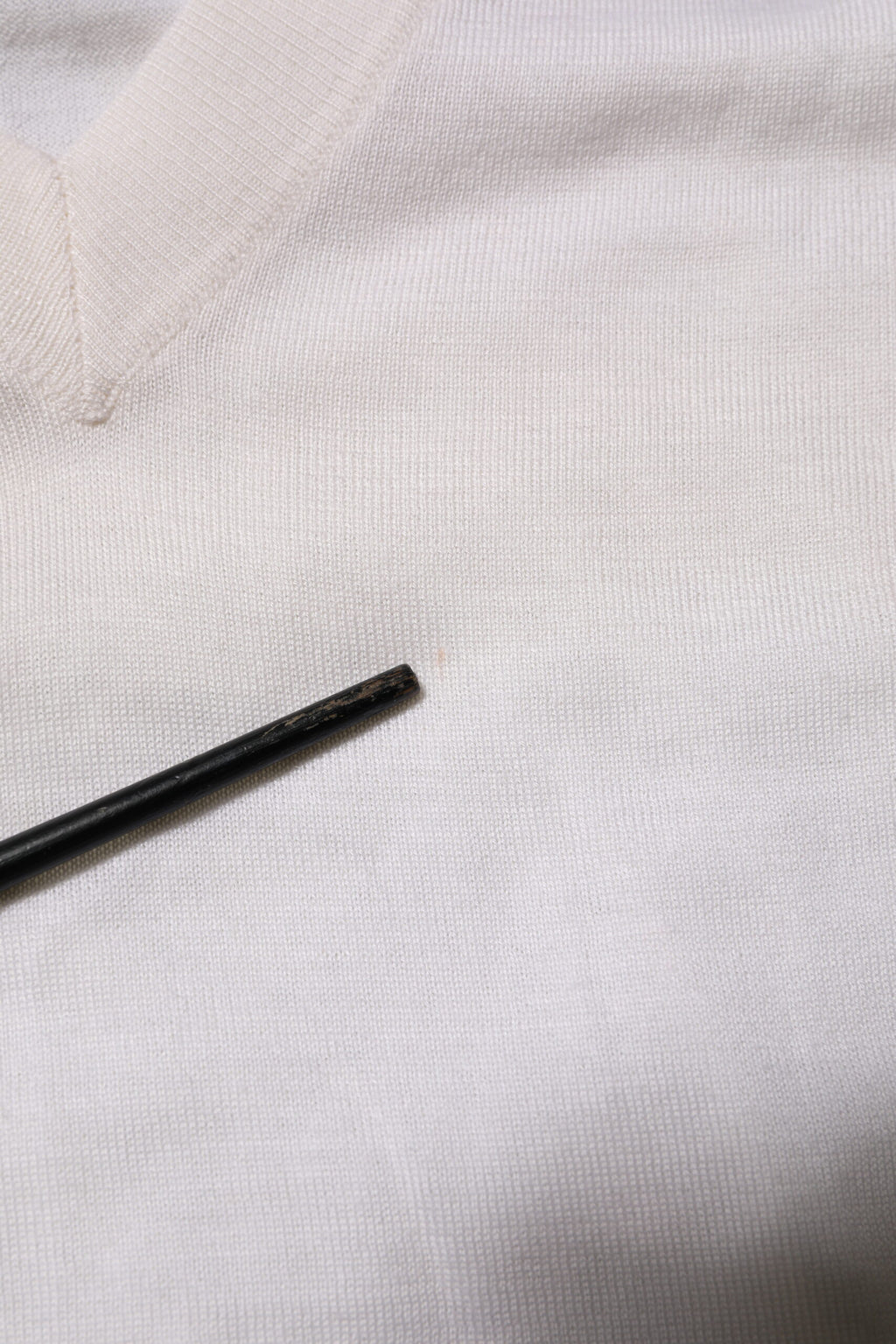 Dolce & Gabbana White Cashmere Logo V-neck Pullover Sweater