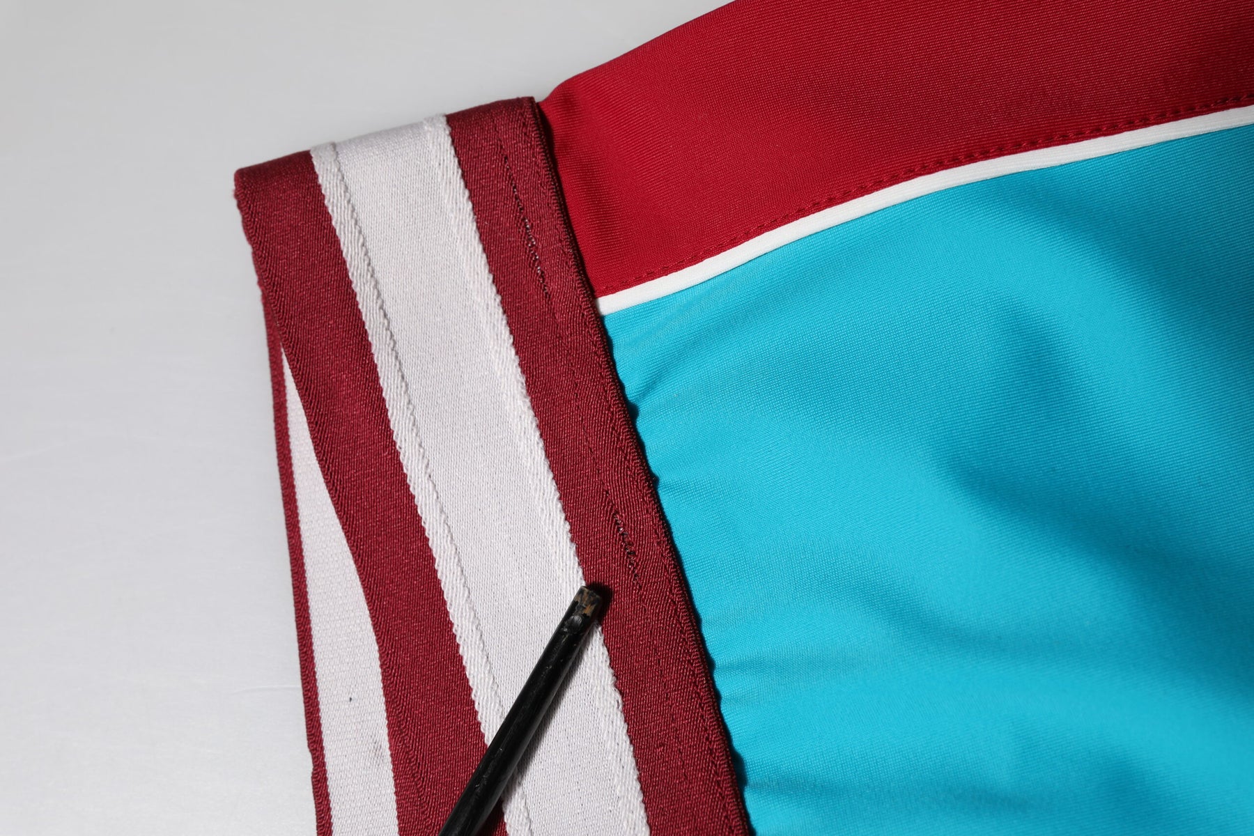 Dolce & Gabbana Blue Nylon Slim Fit Cropped Leggings Pants | Regal Royce