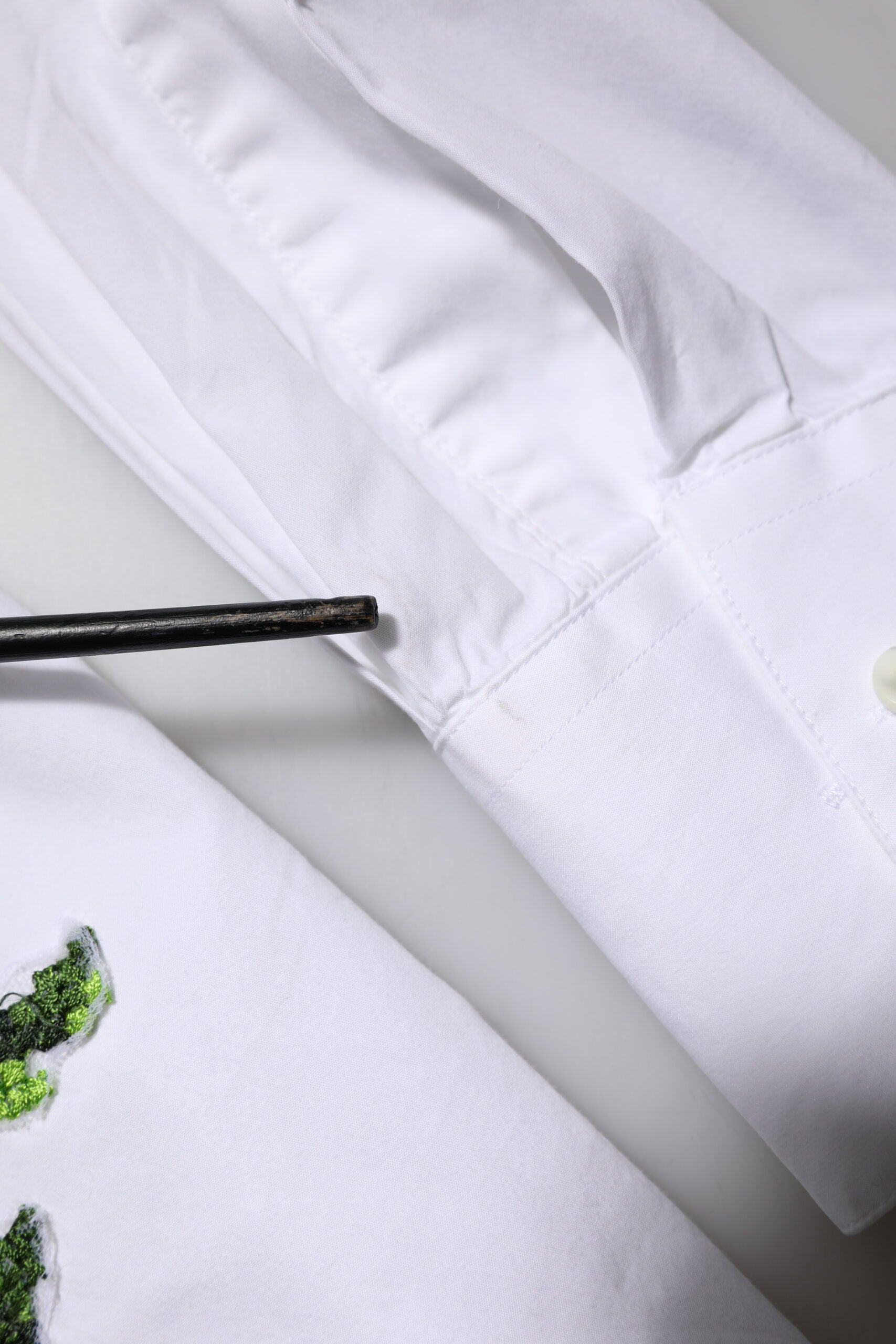 Dolce & Gabbana White Rose Embroidery Collared Shirt Top | Regal Royce