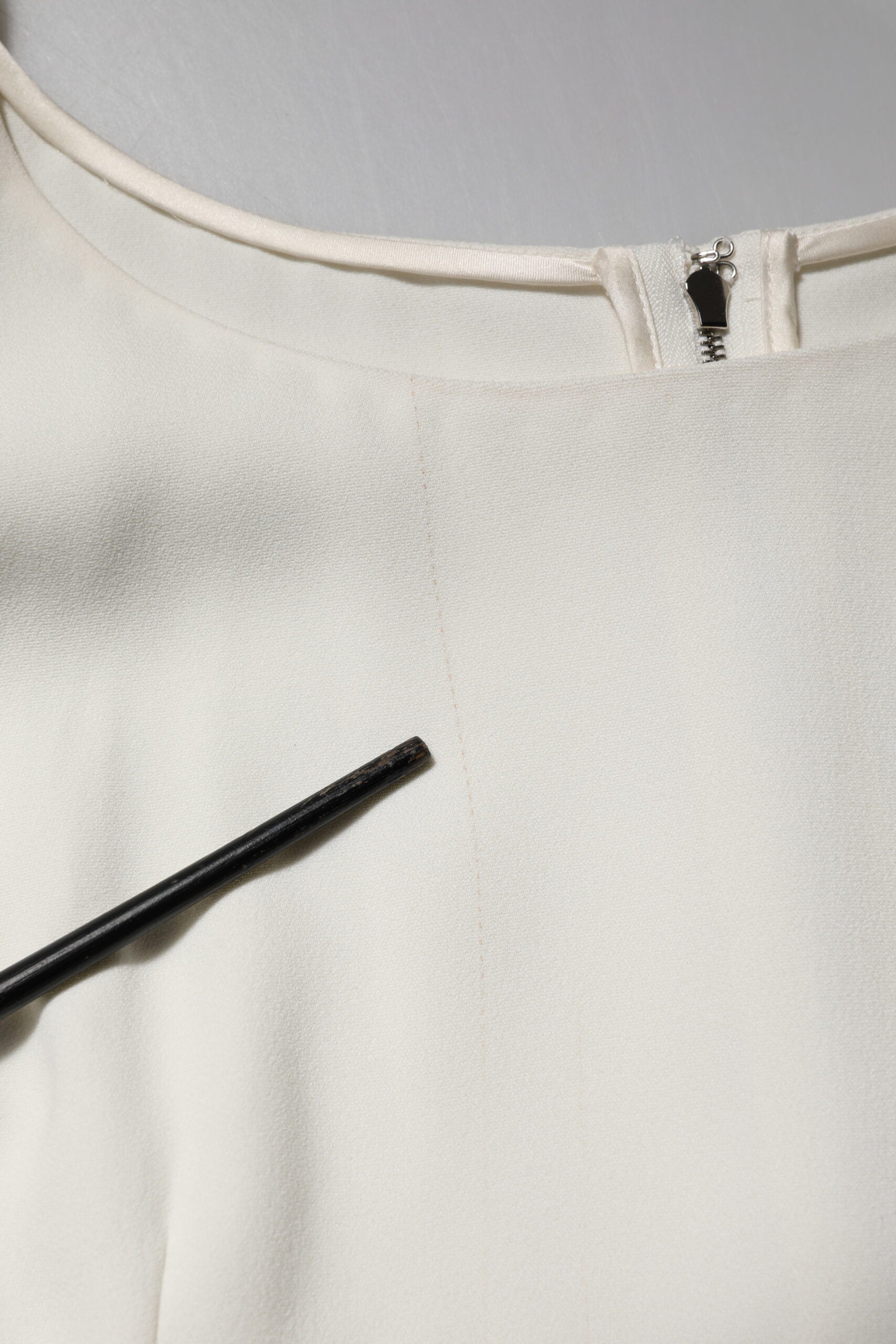 Dolce & Gabbana White Round Neck Short Sleeves Blouse Top | Regal Royce