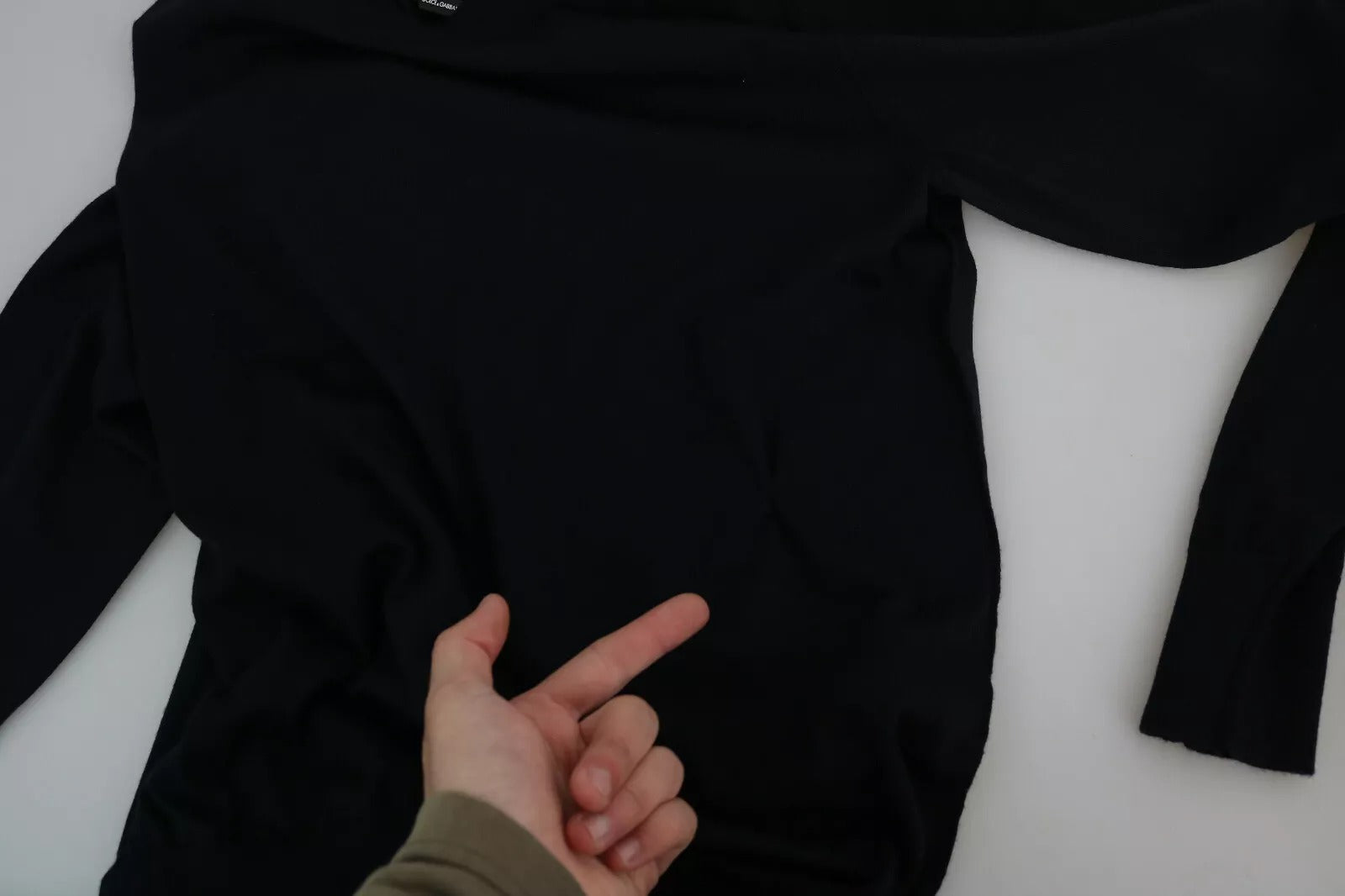 Dolce & Gabbana Black Cashmere Crewneck Pullover Sweater | Regal Royce