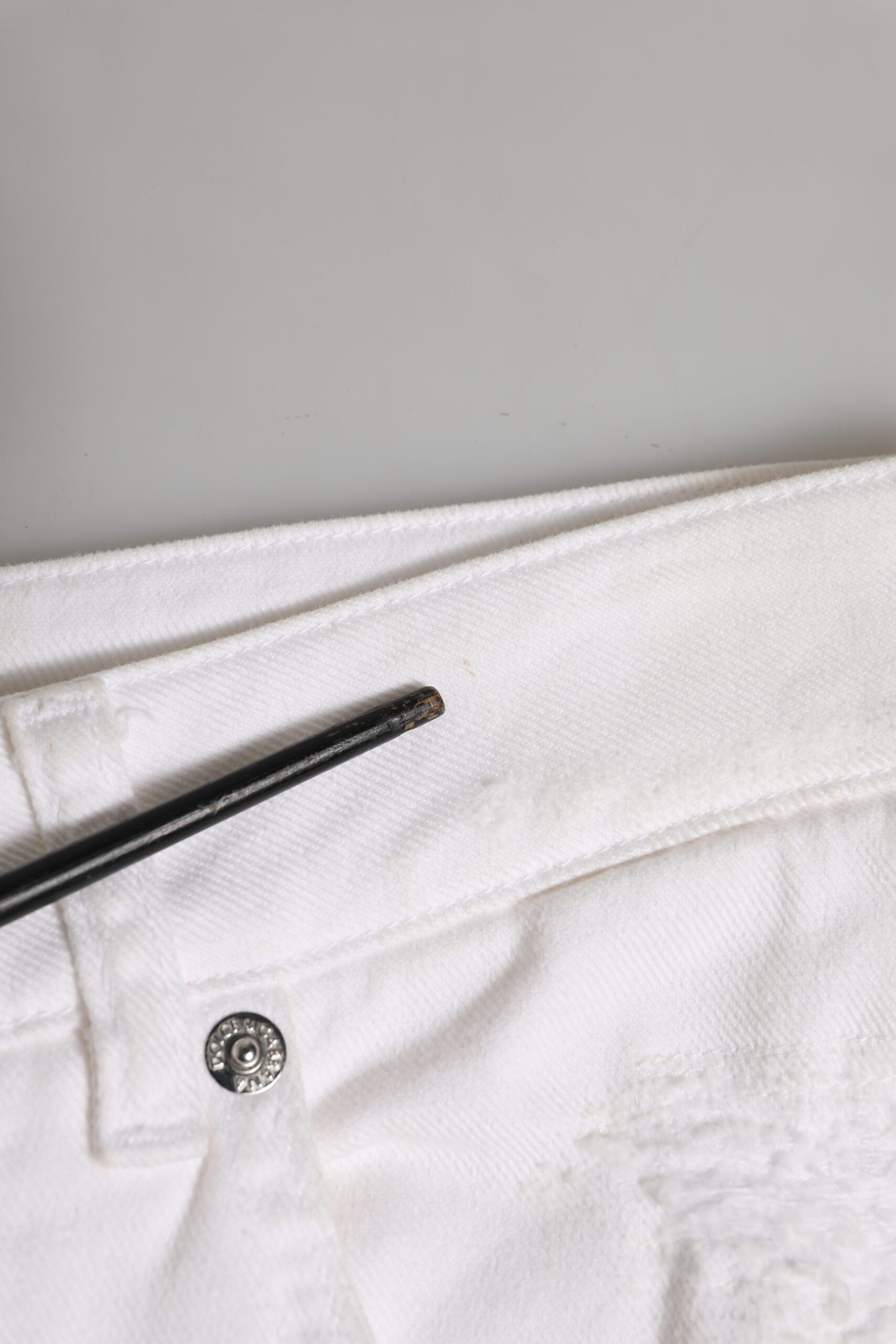 Dolce & Gabbana White Cotton Tattered BOYFRIEND Denim Jeans | Regal Royce