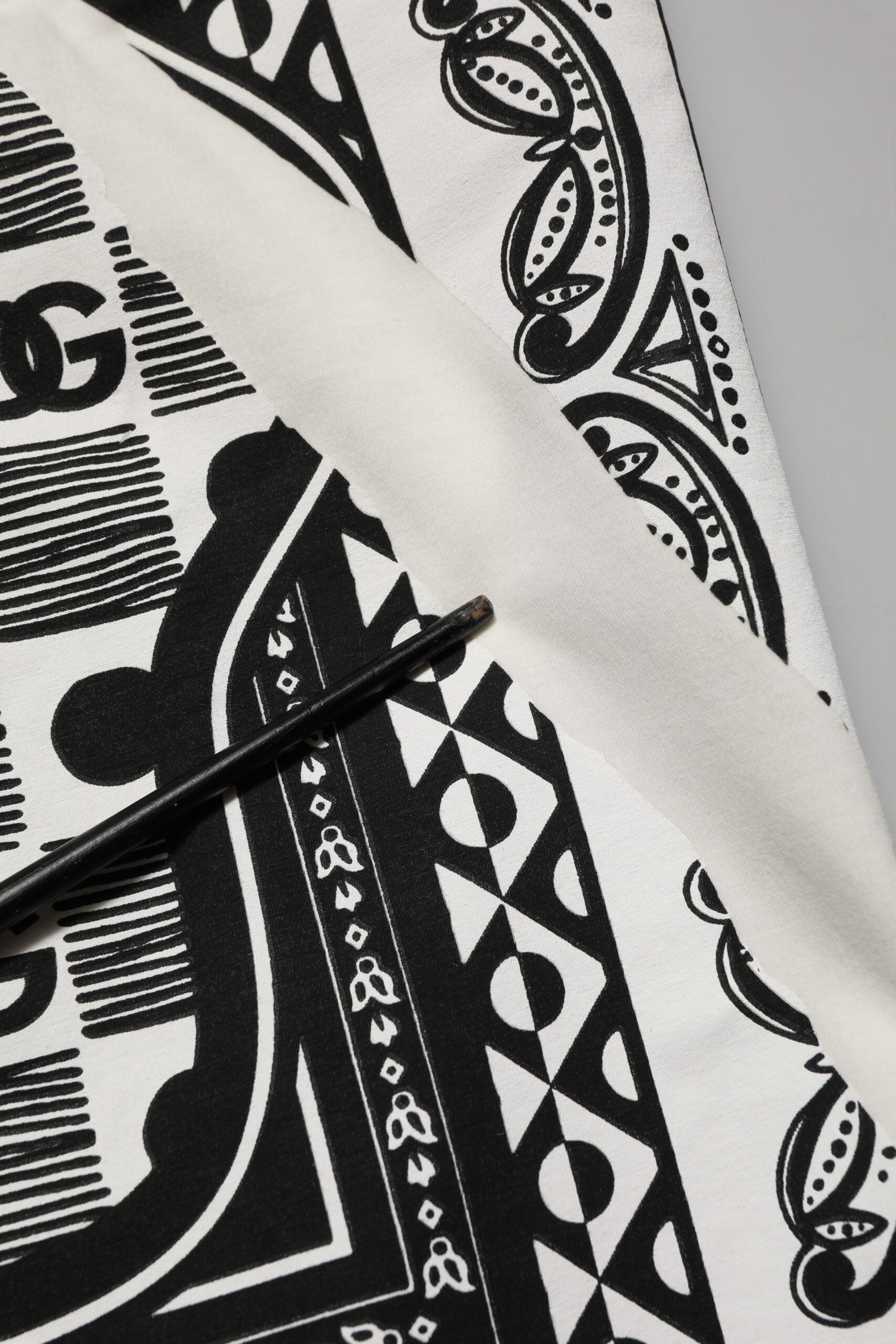 Dolce & Gabbana White Cotton Logo Bandana Print Men T-shirt | Regal Royce