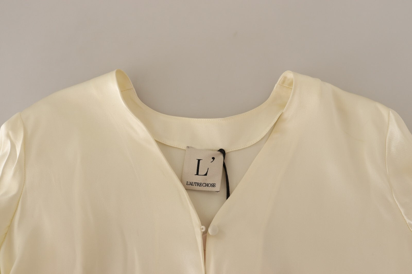 L'Autre Chose Blouse Off White Silk Short Sleeves V-neck Top | Regal Royce