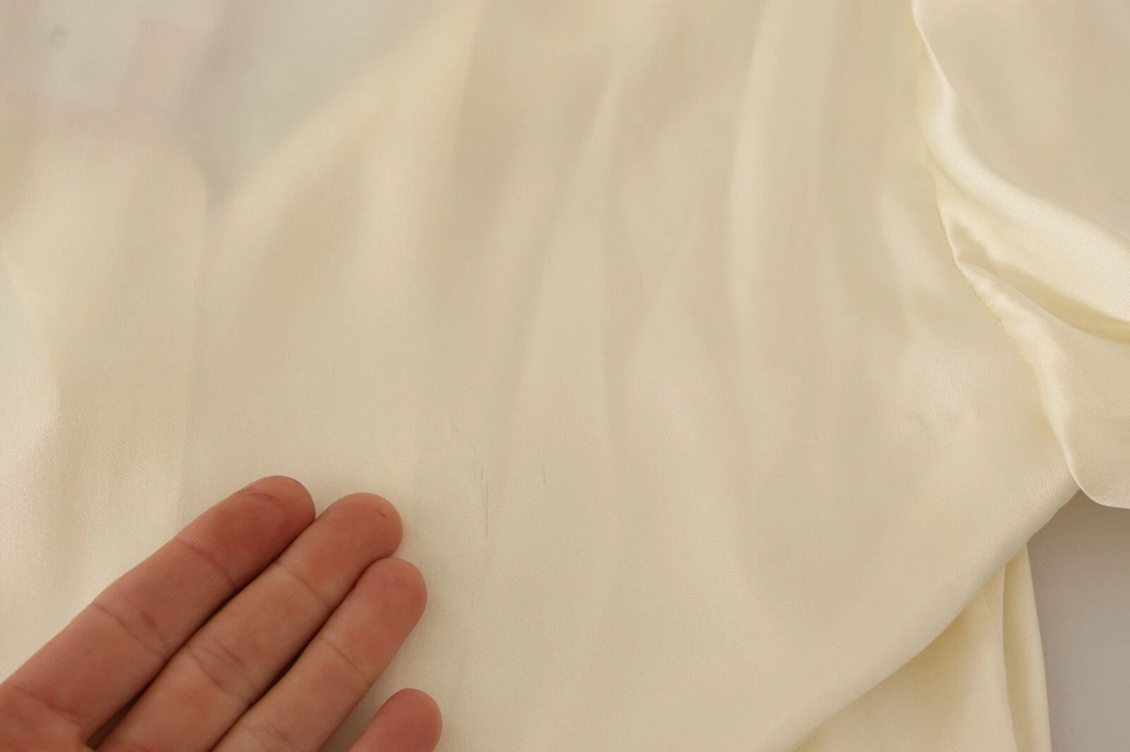 L'Autre Chose Blouse Off White Silk Short Sleeves V-neck Top | Regal Royce