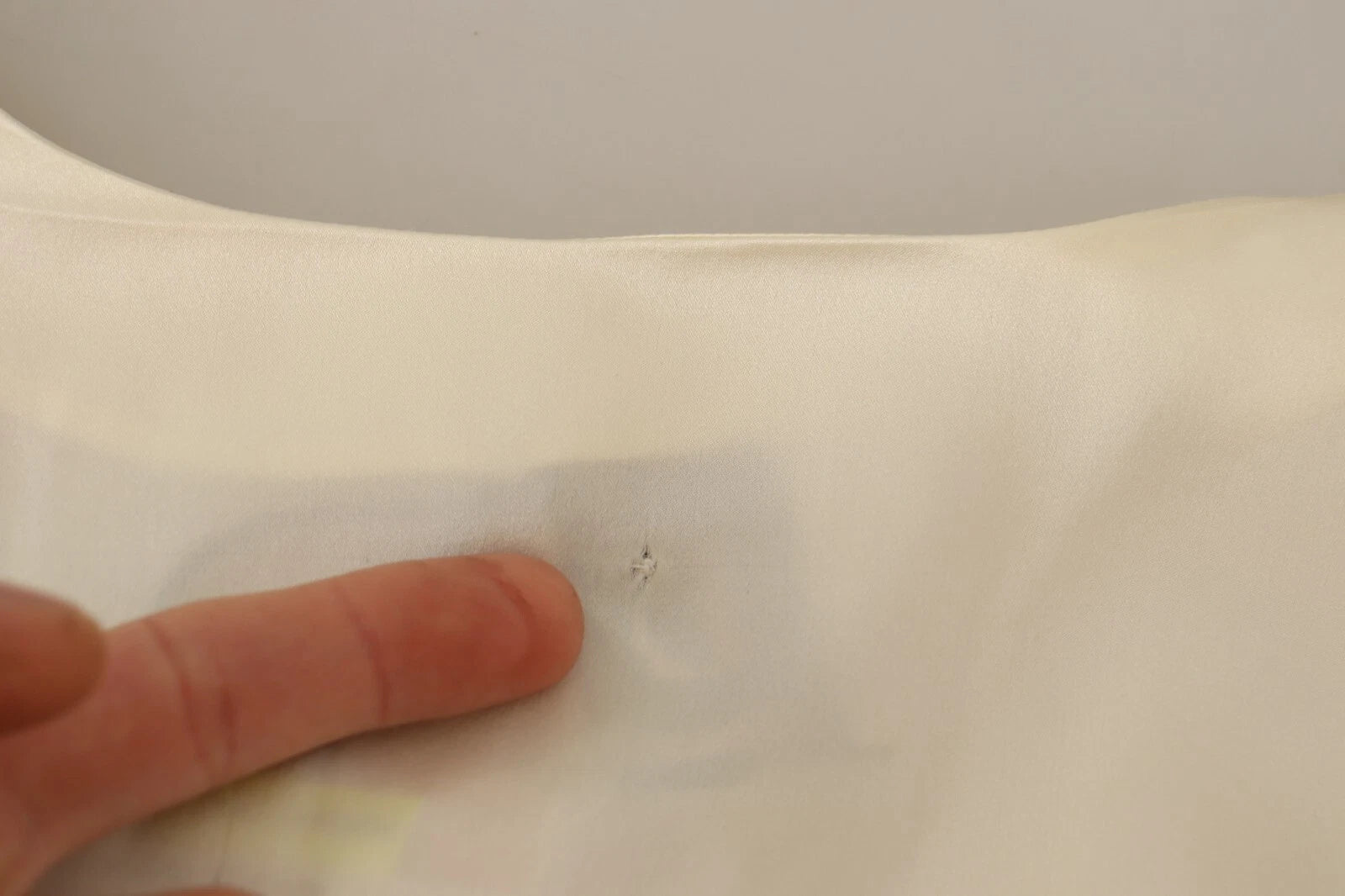 L'Autre Chose Blouse Off White Silk Short Sleeves V-neck Top | Regal Royce